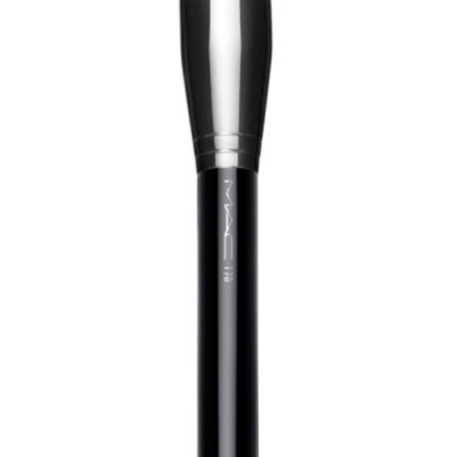 MAC Synthetic Rounded Slant Brush Rounded Slant – Foundation Brush for Women, S2TL01