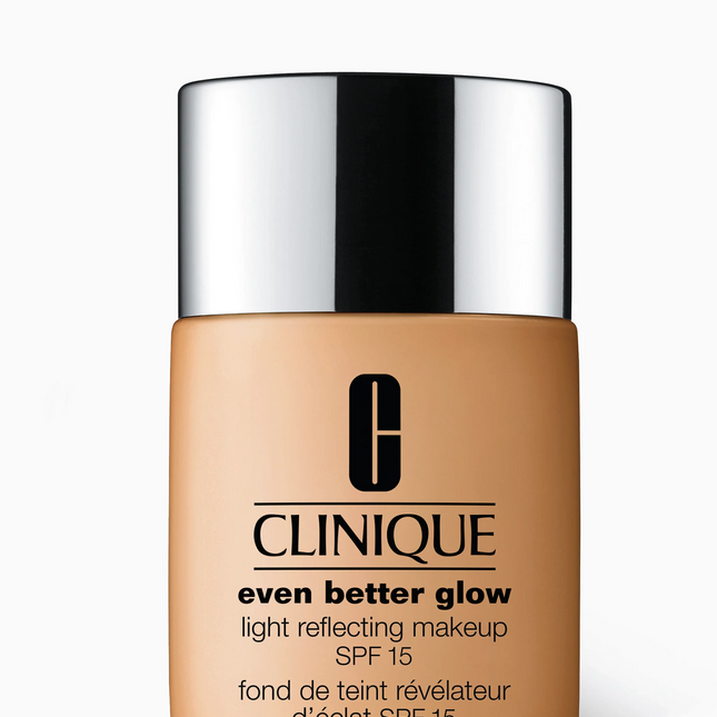 Clinique Even Better Glow Light Reflecting – Liquid Foundation for Women, WN 68, Brulee, SPF 15, 30 ml