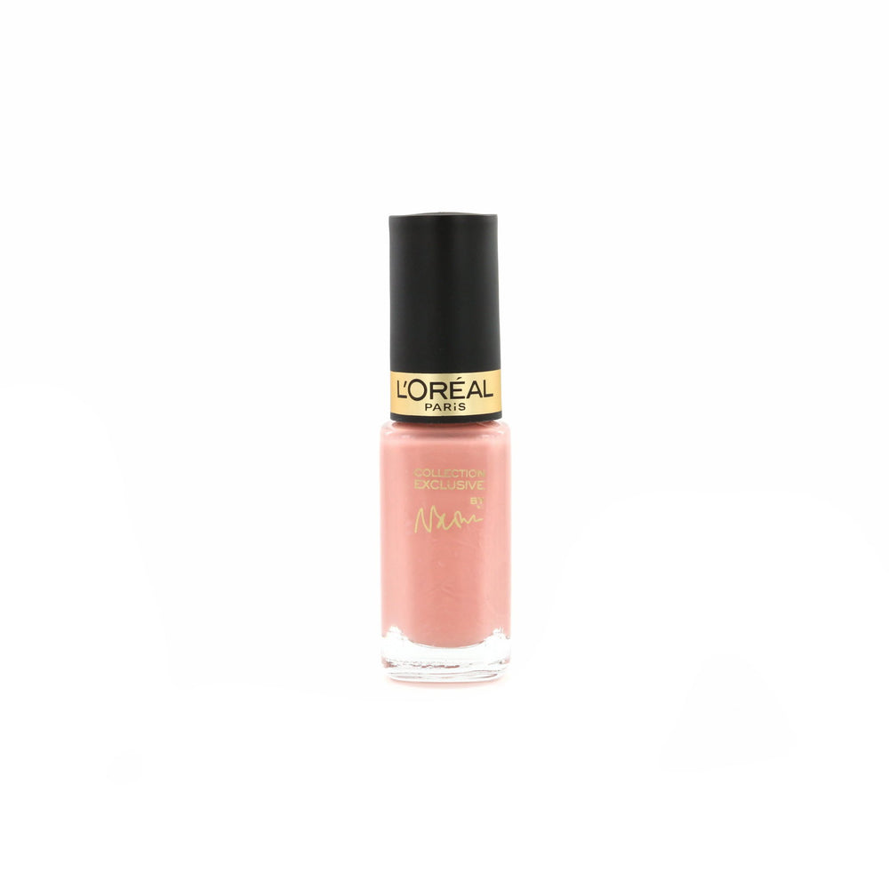 L`Oreal Paris L'Oreal Paris Color Riche Collection Exclusive By Naomi – Nail Polish for Women, Naomi's Delicate Rose, 5 ml